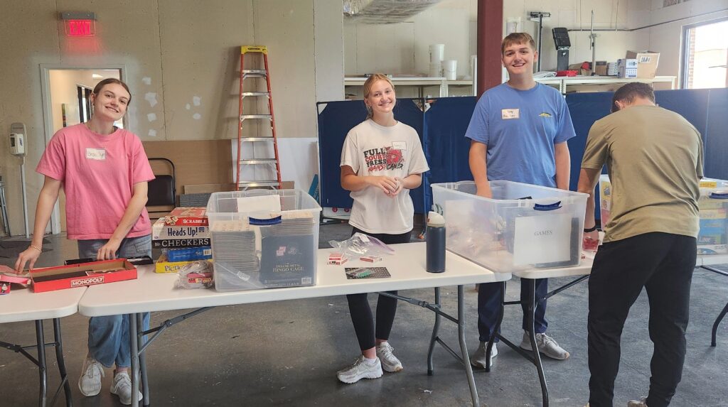 teens organizing games